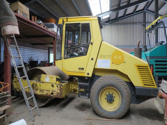 Used Bomag BW177D-3 Single-drum compactor for Sale (Auction Premium) | NetBid Industrial Auctions