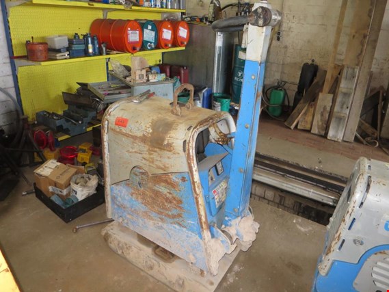 Used Weber CR8 Vibratory plate for Sale (Auction Premium) | NetBid Industrial Auctions