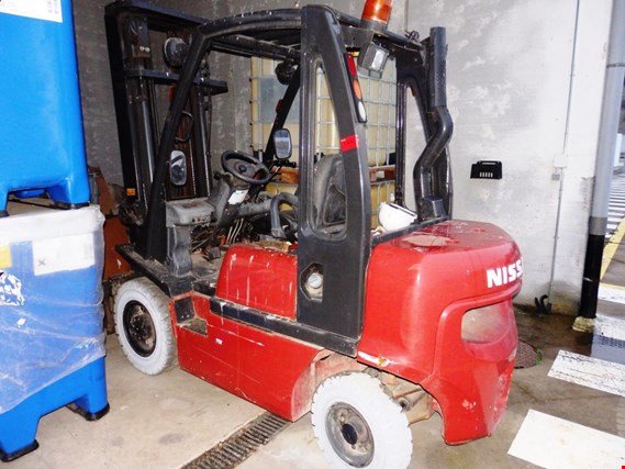 Used Nissan FDO2A250 Diesel Forklift for Sale (Trading Premium) | NetBid Industrial Auctions