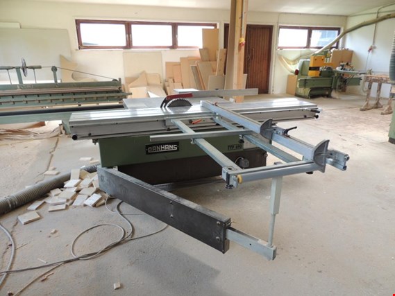 Carpentry and woodworking machinery 