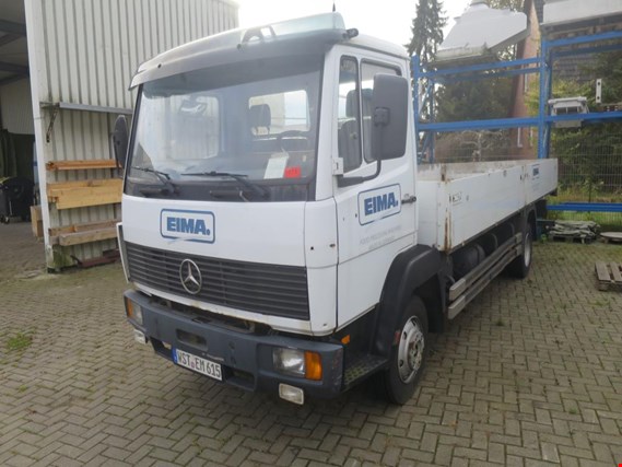 Used Mercedes-Benz 814 flatbed truck for Sale (Auction Premium) | NetBid Industrial Auctions