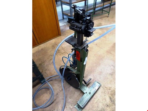 Used stitcher for Sale (Trading Premium) | NetBid Industrial Auctions
