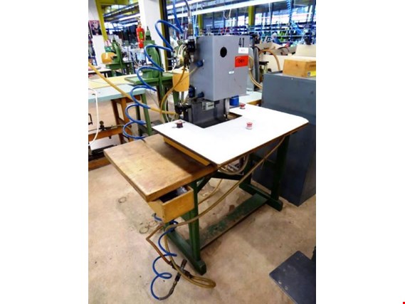 Used Astor 522 closing machine for Sale (Trading Premium) | NetBid Industrial Auctions
