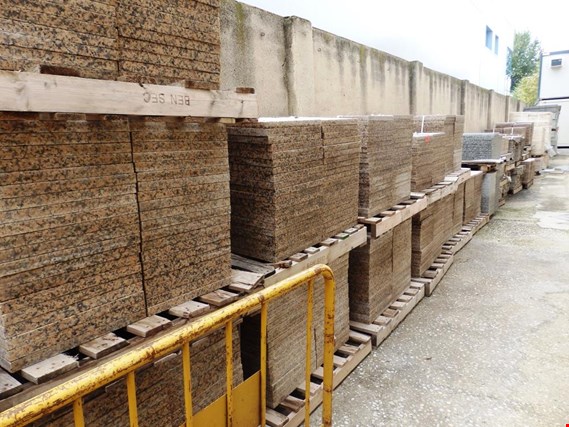 Used Pallets with Tiles for Sale (Auction Premium) | NetBid Industrial Auctions