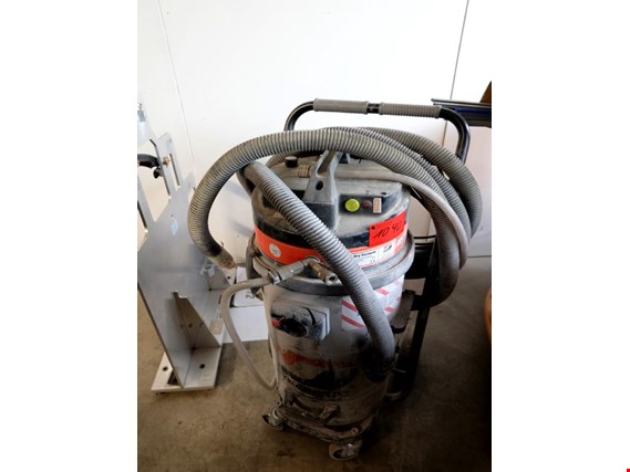 Used Dynabrade 61306 Industrial vacuum cleaner for Sale (Trading Premium) | NetBid Industrial Auctions