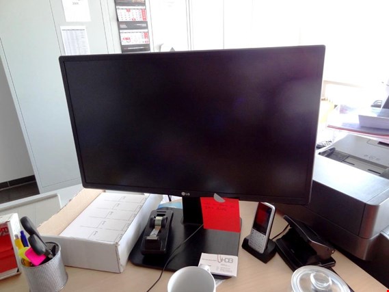 Used BenQ G2200W 22" monitor for Sale (Auction Premium) | NetBid Industrial Auctions