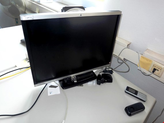 Used Samsung S22D300 Monitor for Sale (Auction Premium) | NetBid Industrial Auctions