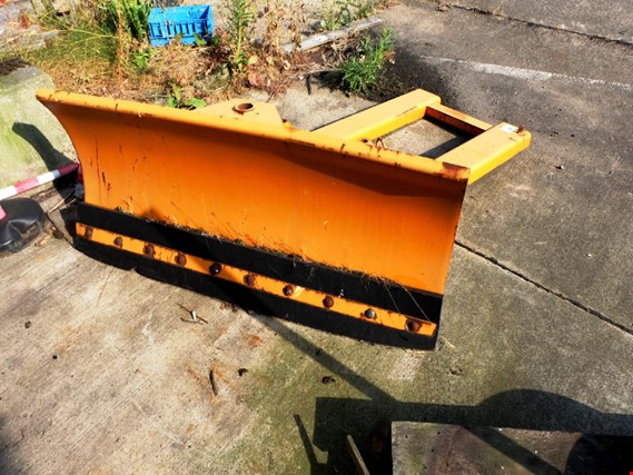 Used Snow blade for Sale (Auction Premium) | NetBid Industrial Auctions