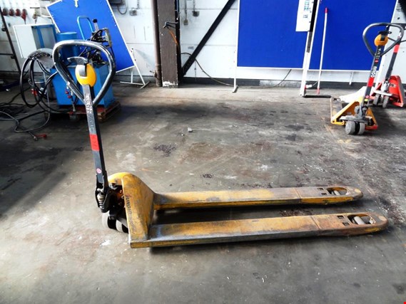 Used Jungheinrich Ameise 2200 Hand pallet truck for Sale (Auction Premium) | NetBid Industrial Auctions