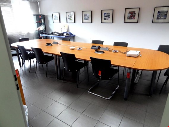 Used Conference table for Sale (Trading Premium) | NetBid Industrial Auctions