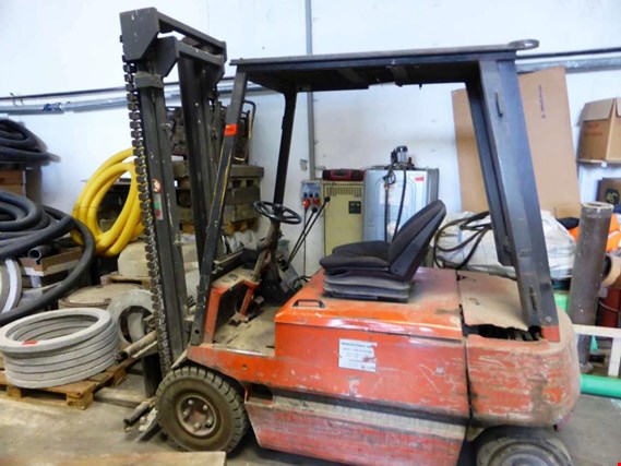 Used Linde LE30 Electric forklift truck for Sale (Auction Premium) | NetBid Industrial Auctions
