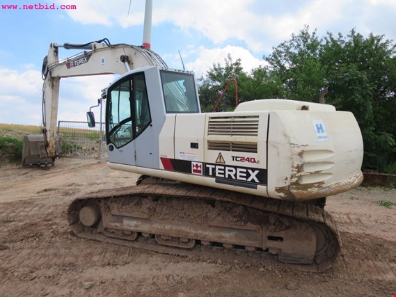 Used Terex TC240LC hydraulic track excavator for Sale (Auction Premium) | NetBid Industrial Auctions