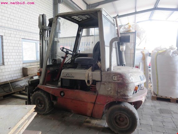 Used Linde H30 D diesel fork lift truck for Sale (Auction Premium) | NetBid Industrial Auctions