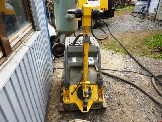 Used Wacker DPU 6555 vibrating plate for Sale (Auction Premium) | NetBid Industrial Auctions