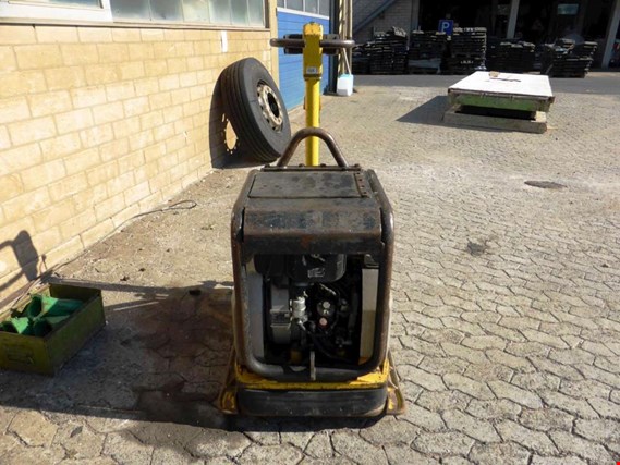 Used Wacker DPU 6055 vibrating plate for Sale (Auction Premium) | NetBid Industrial Auctions