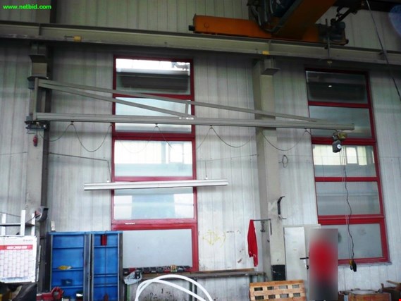 Used GIS Wall-mounted slewing jib crane for Sale (Auction Premium) | NetBid Industrial Auctions