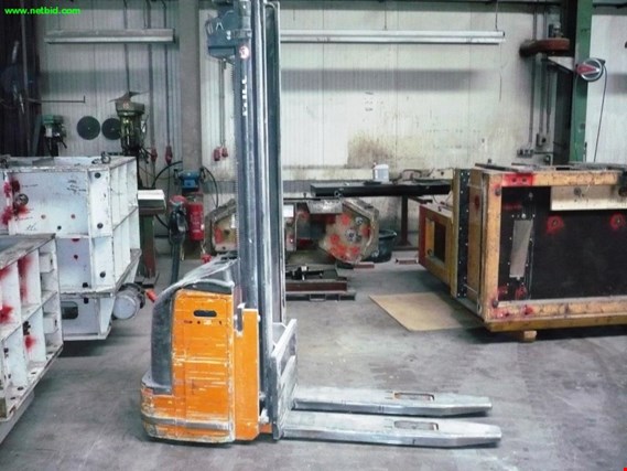 Used Still EGV 2.0 Electric pallet truck for Sale (Auction Premium) | NetBid Industrial Auctions