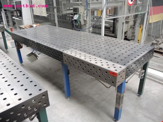 Used Sigmund 3D-Perforated welding table, #256 for Sale (Auction Premium) | NetBid Industrial Auctions