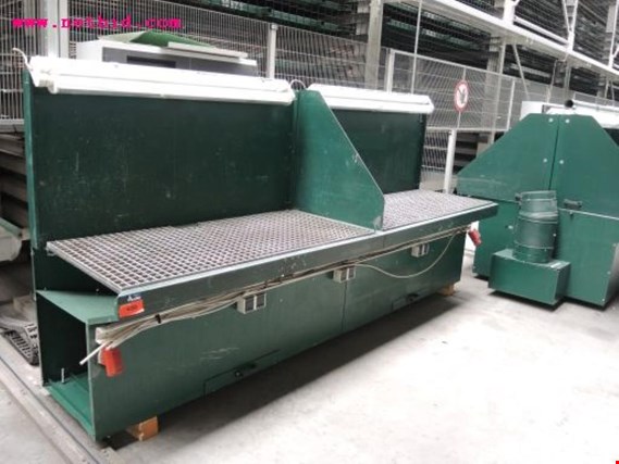 Used Esta Sanding table with extractor, #430 for Sale (Auction Premium) | NetBid Industrial Auctions