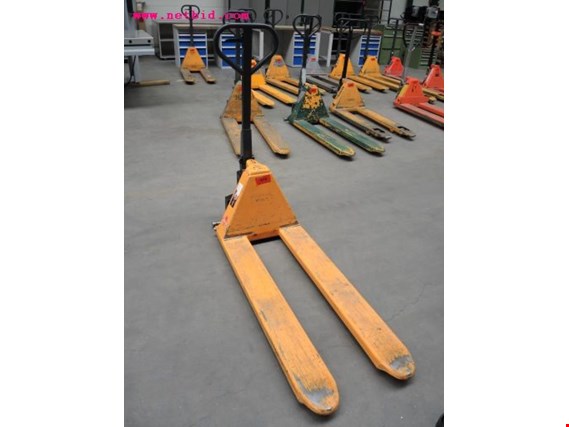 Used Jungheinrich Hand pallet truck, #476 for Sale (Auction Premium) | NetBid Industrial Auctions
