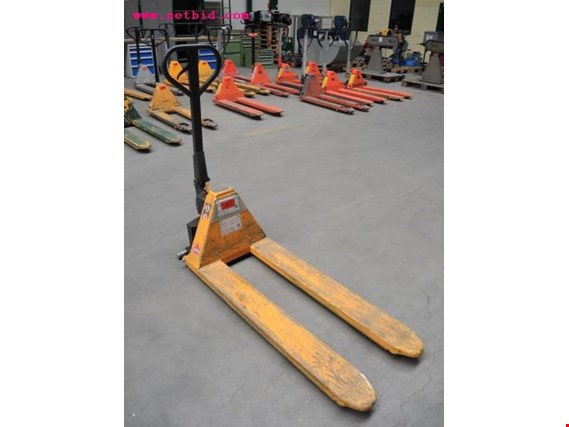 Used Jungheinrich Hand pallet truck, #477 for Sale (Auction Premium) | NetBid Industrial Auctions