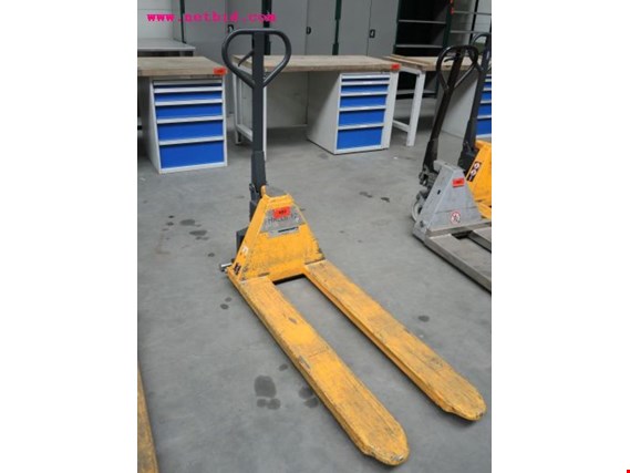 Used Hand pallet truck, #483 for Sale (Auction Premium) | NetBid Industrial Auctions