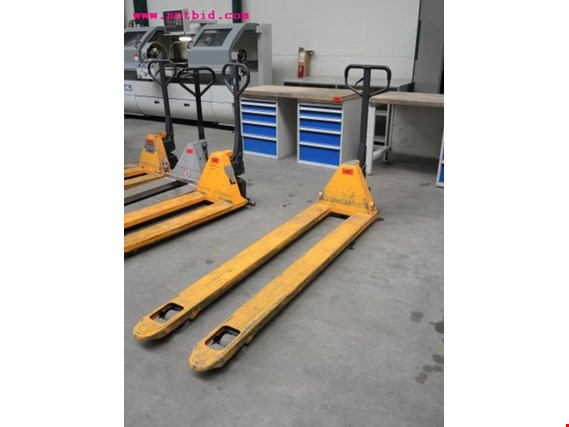 Used Jungheinrich Hand pallet truck, #484 for Sale (Auction Premium) | NetBid Industrial Auctions