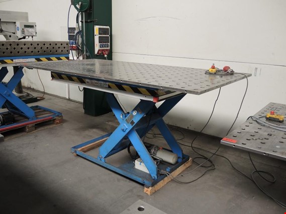 Used welding table with hole grid pattern, #80 for Sale (Auction Premium) | NetBid Industrial Auctions