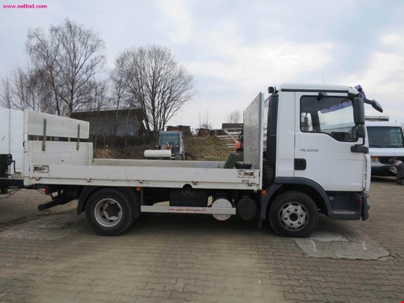 Used MAN TGL8.240 TRUCK for Sale (Auction Premium) | NetBid Industrial Auctions