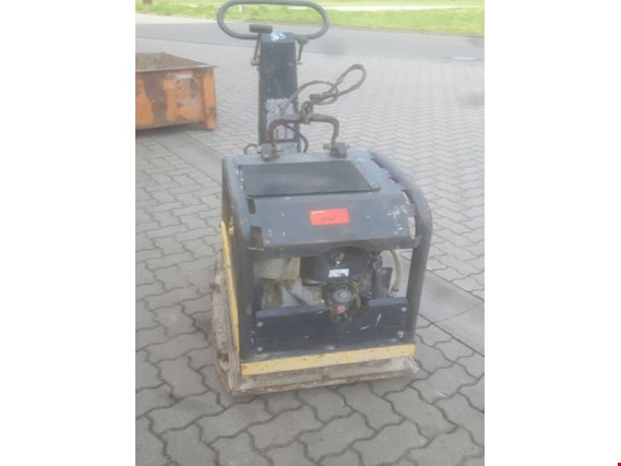 Used Bomag 00831390 Reversible vibratory plate for Sale (Auction Premium) | NetBid Industrial Auctions