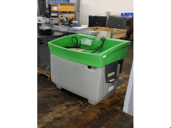 Used Bio - Chem Bio circle maxi  table for part cleaning for Sale (Auction Premium) | NetBid Industrial Auctions