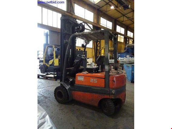 Used Toyota FBMF25 Electric forklift for Sale (Auction Premium) | NetBid Industrial Auctions