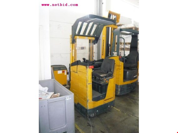 Used Jungheinrich EKC16G115 sideloader truck for Sale (Auction Premium) | NetBid Industrial Auctions
