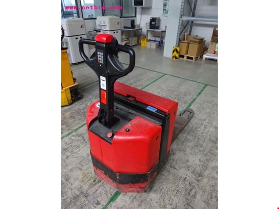 Used Toyota 7PM20 electr. low lift pallet truck for Sale (Auction Premium) | NetBid Industrial Auctions