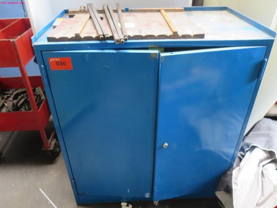 Used 2 Small sheet steel cabinets for Sale (Auction Premium) | NetBid Industrial Auctions