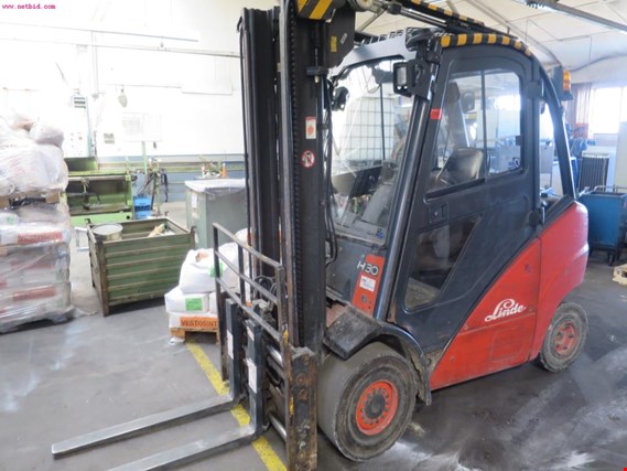 Used Linde H30D Diesel forklift- later release for Sale (Auction Premium) | NetBid Industrial Auctions