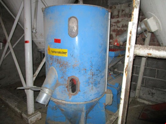 Used Himel Feed mixer - supplement subject to reservation for Sale (Auction Premium) | NetBid Industrial Auctions