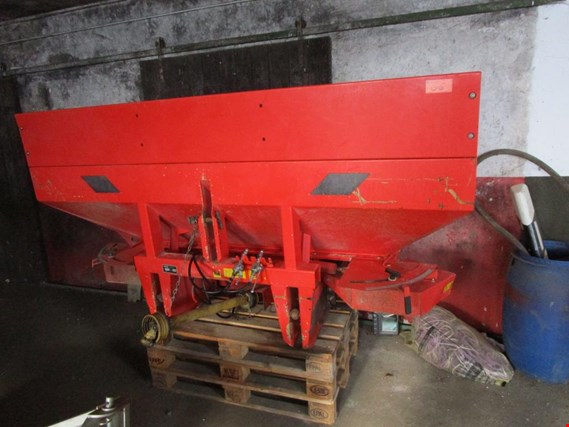 Used Rauch Alpha 101 Fertilizer spreader - surcharge subject to reservation for Sale (Auction Premium) | NetBid Industrial Auctions