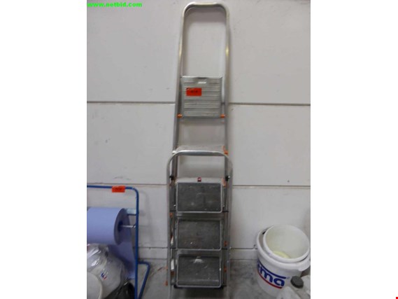 Used Folding aluminum ladder for Sale (Trading Premium) | NetBid Industrial Auctions