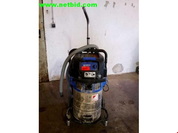 Used Nilfisk Attix 961M Industrial vacuum cleaner for Sale (Auction Premium) | NetBid Industrial Auctions