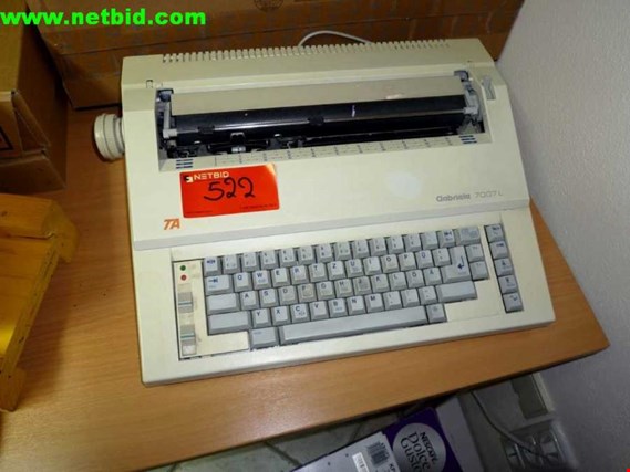 Triumph-Adler Gabriele 7007L elektrische Schreibmaschine gebraucht kaufen (Auction Premium) | NetBid Industrie-Auktionen
