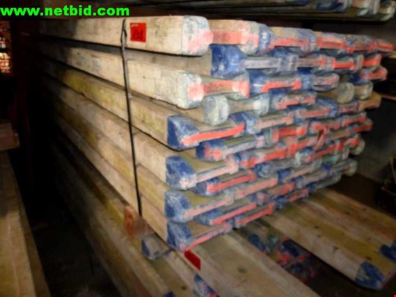 Used DOKA H20 50 Wooden formwork beams for Sale (Auction Premium) | NetBid Industrial Auctions
