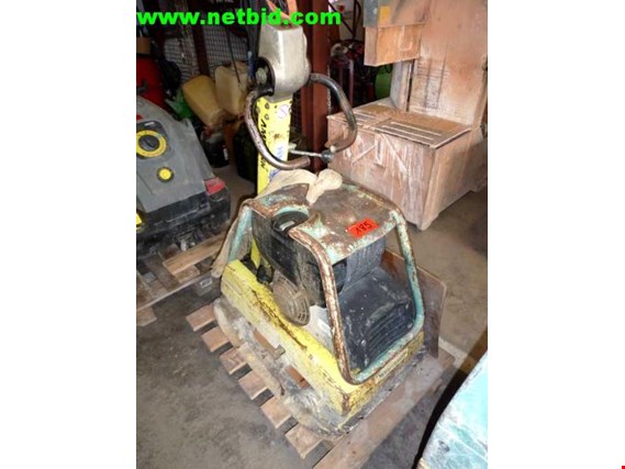 Used Amann AVR3520 Vibratory plate for Sale (Auction Premium) | NetBid Industrial Auctions