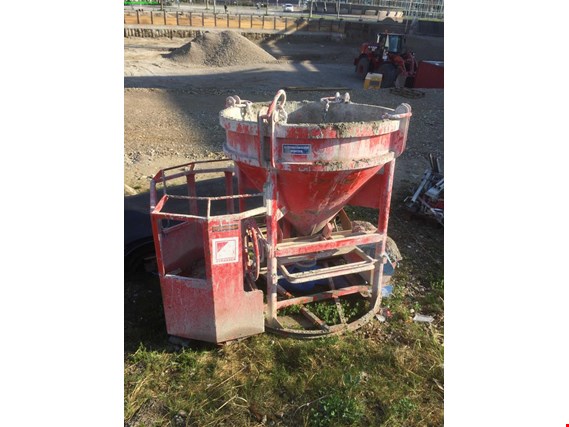 Used Eichinger Crane concrete bucket for Sale (Trading Premium) | NetBid Industrial Auctions