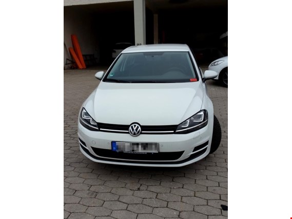 Used VW Golf VII 1,6 TDi Passenger car for Sale (Auction Premium) | NetBid Industrial Auctions