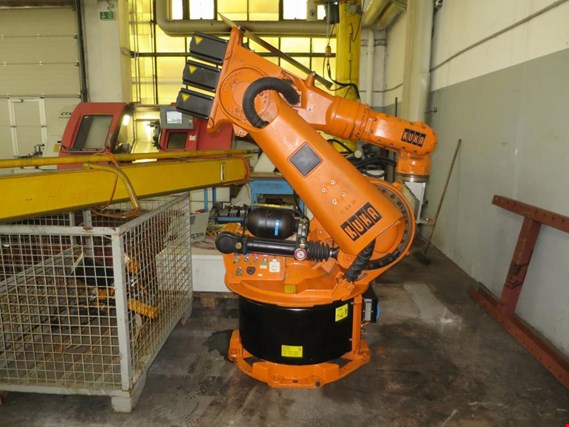 Used Kuka VKR 125/2 5 axis-industrial robot for Sale (Trading Premium) | NetBid Industrial Auctions