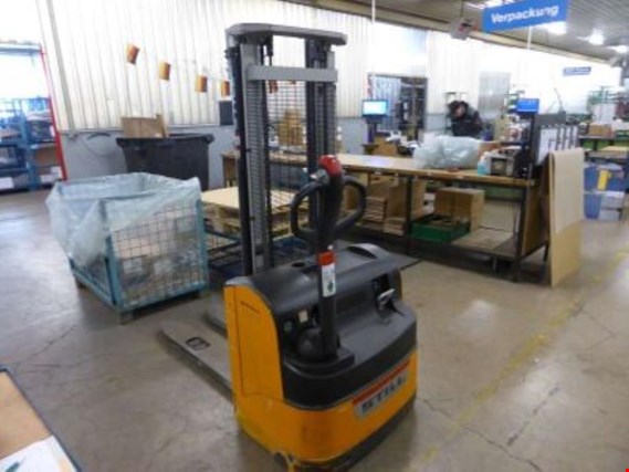 Used Still EGV14 Electric pallet truck -Later Release: 14.12.2017- for Sale (Auction Premium) | NetBid Industrial Auctions