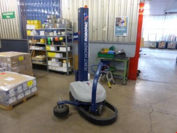 Used Robopac Robot Worker Film stretcher for Sale (Auction Premium) | NetBid Industrial Auctions