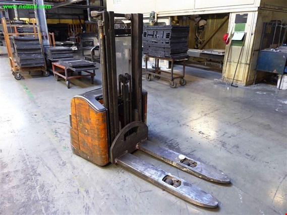 Used Still Wagner EGV 14 Electric pallet truck for Sale (Auction Premium) | NetBid Industrial Auctions