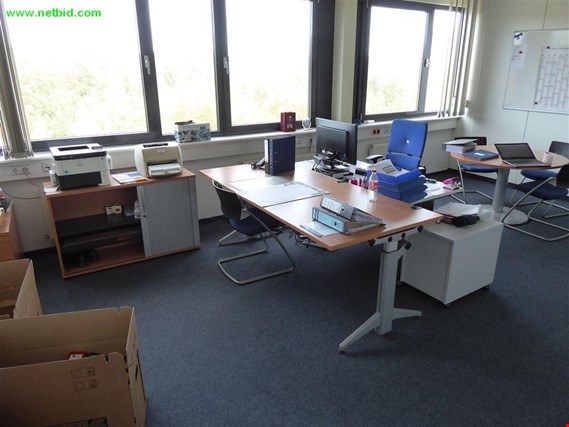 Used Desk - delayed release 19.12.2018 for Sale (Trading Premium) | NetBid Industrial Auctions